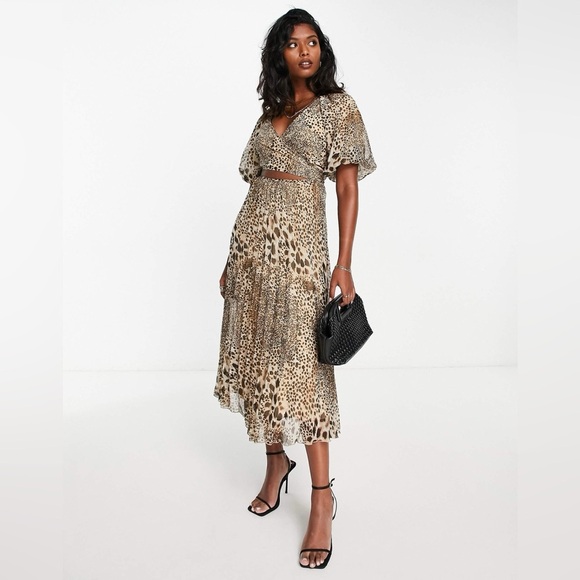 *NWT* ASOS DESIGN wraparound pleated midi dress in Leopard/Cheetah Print, Size 6 - Picture 4 of 11